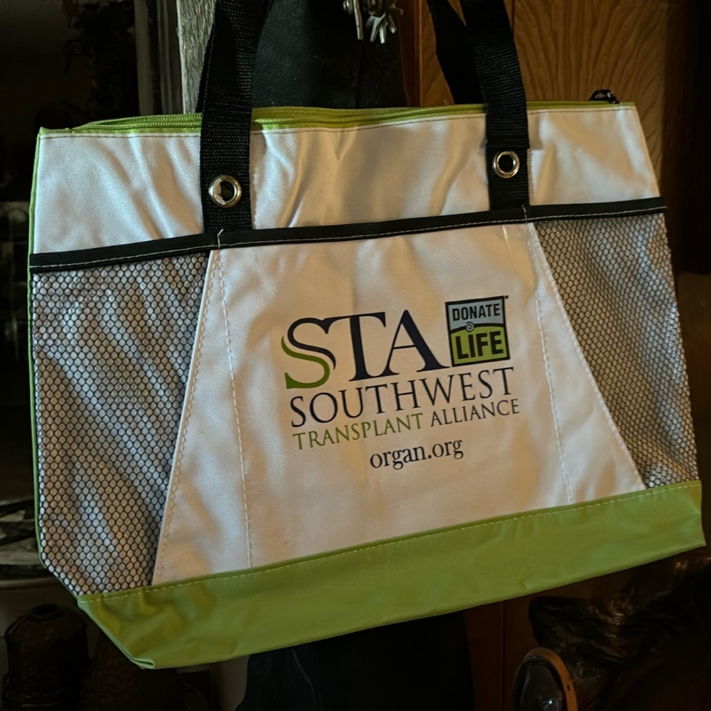 Tote bag, computer bag.